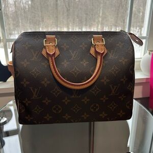 Louis Vuitton Monogram Speedy 25 EUC